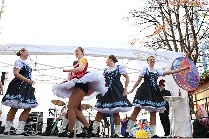 Auftritt Garde am 11.11.2025 auf dem Viktualienmarkt (©Foto: Martin Schmitz) 